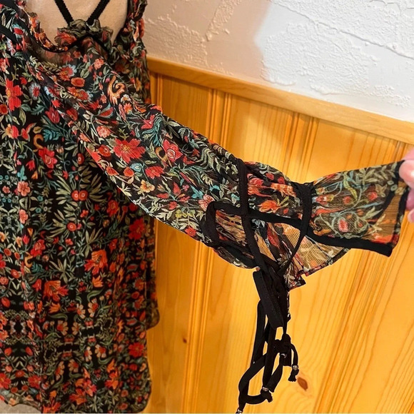 Adelyn Rae Black & Red Floral Cold Shoulder Asymmetric Dress Sz-M - Picture 3 of 13